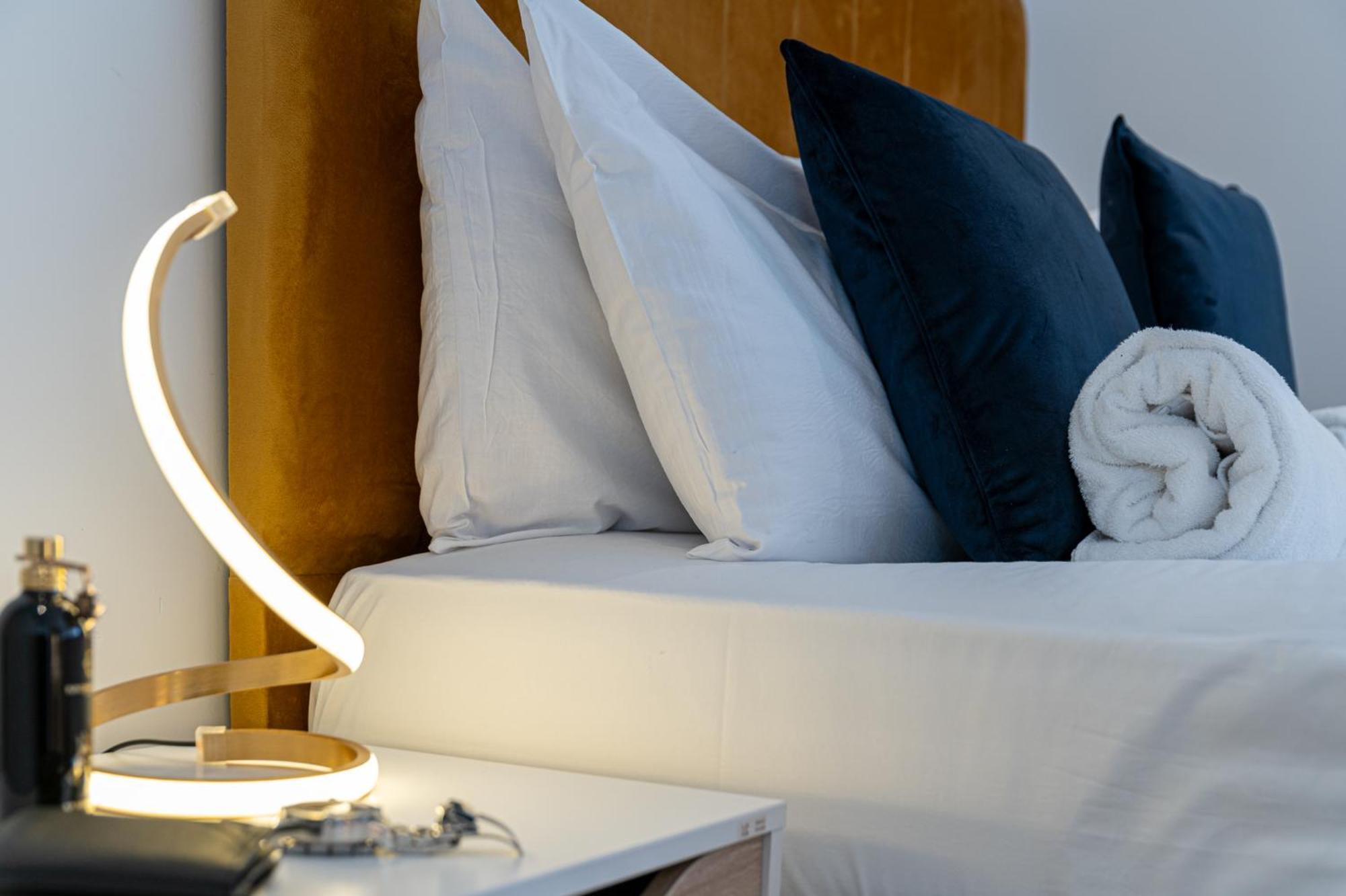 Stunning 1-Bedroom Penthouse In Marble Arch 72 London Exteriör bild