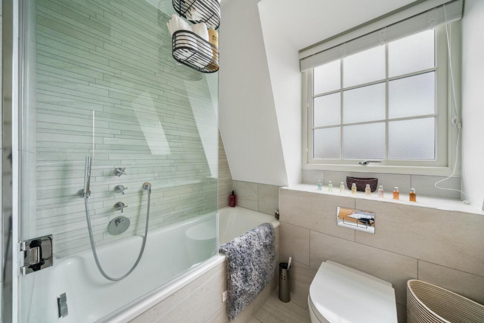 Stunning 1-Bedroom Penthouse In Marble Arch 72 London Exteriör bild