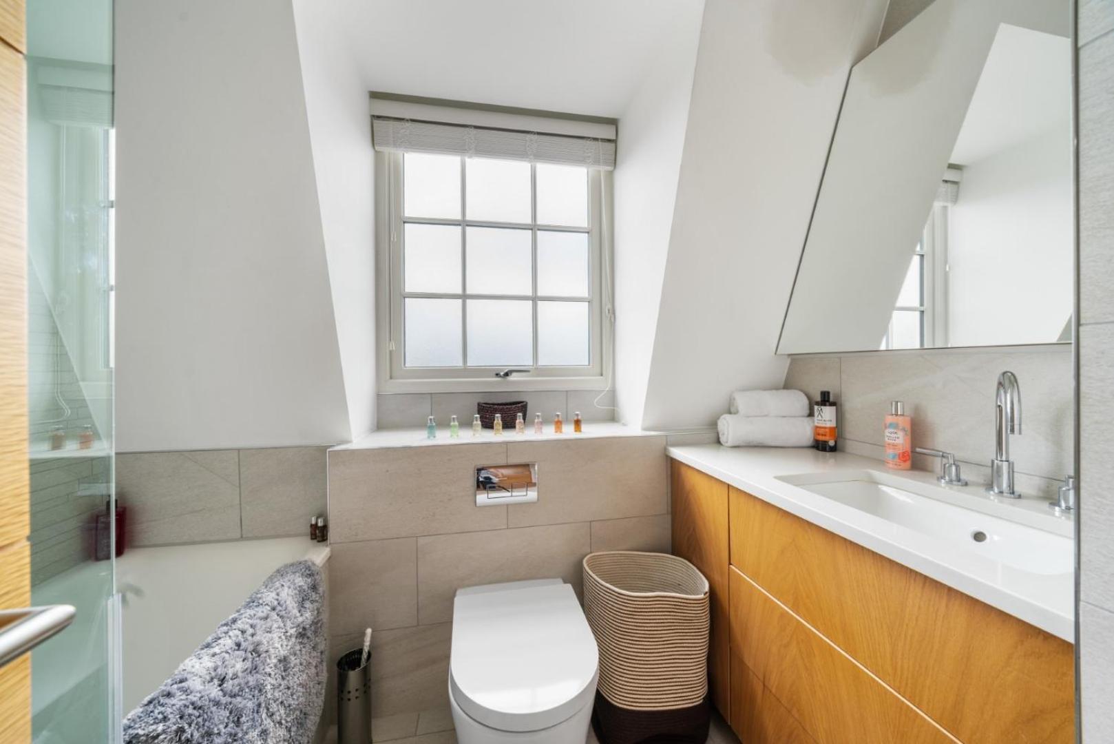 Stunning 1-Bedroom Penthouse In Marble Arch 72 London Exteriör bild